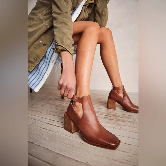 Free People Brady Buckle Shoeboot Women's Size 39.5/9.5 Whie Leather Block Heel - Picture 9 of 15